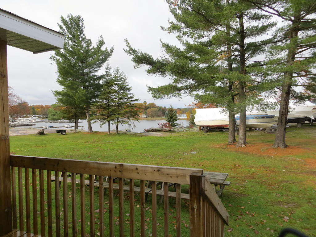 Halls Cottages Honey Harbor Pokoj fotografie
