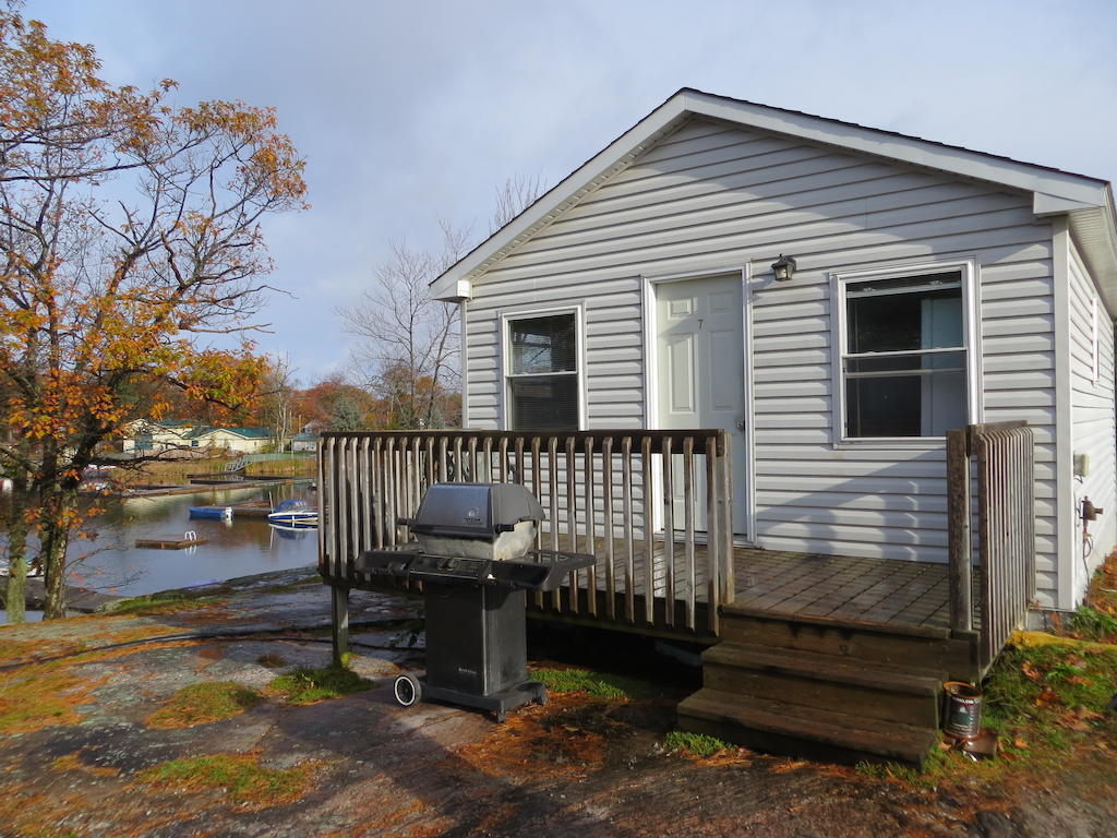 Halls Cottages Honey Harbor Exteriér fotografie