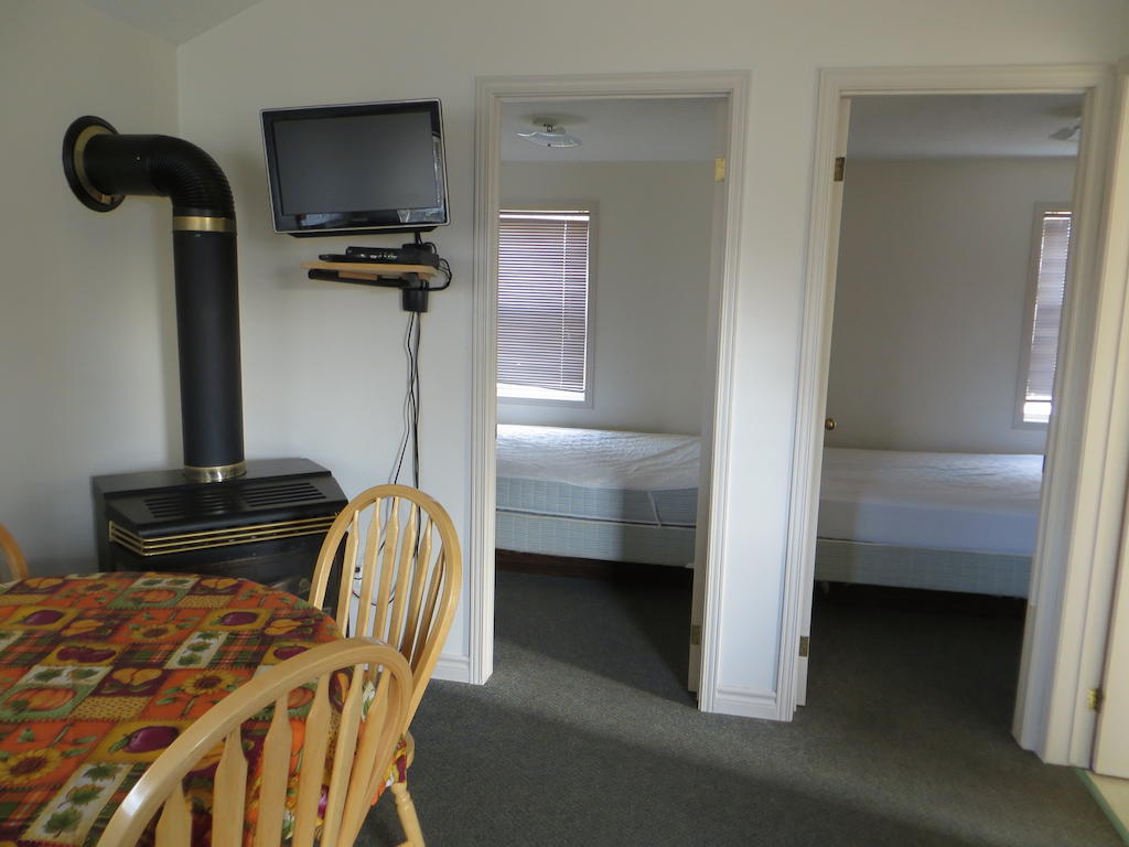 Halls Cottages Honey Harbor Pokoj fotografie